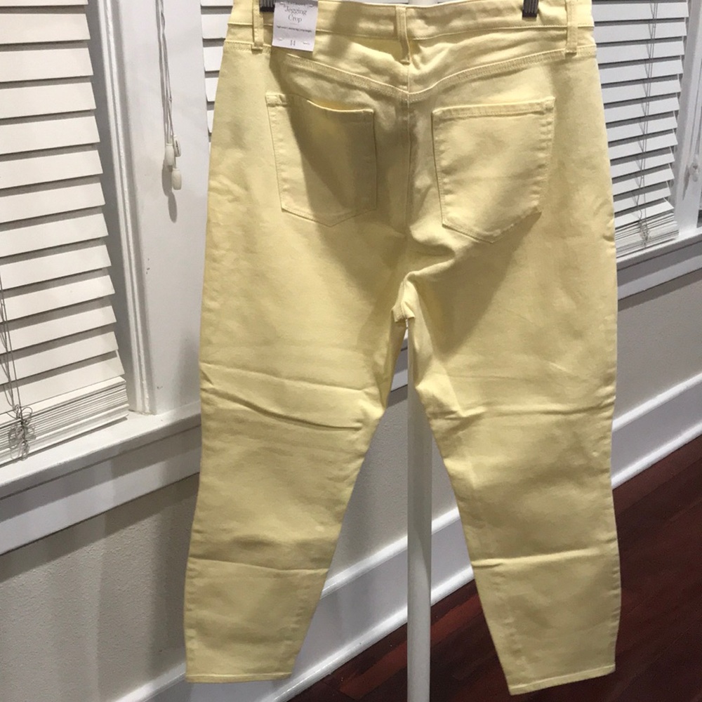 Talbots women Straight Leg Crop Jean At Waits Size 14  Light Yellow Color - Picture 6 of 10